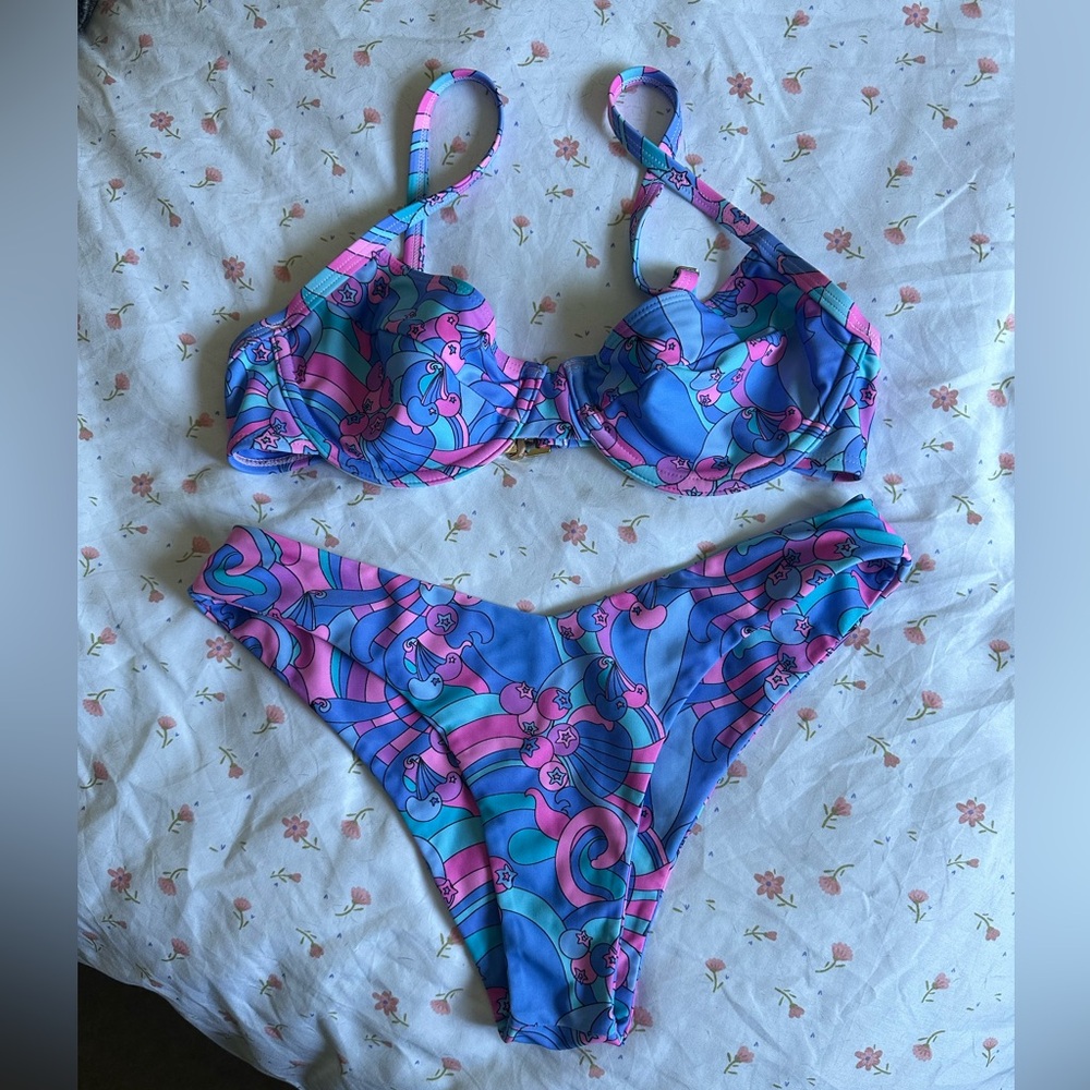 Kulani Kinis Vibrant Cheeky Bikini Set.